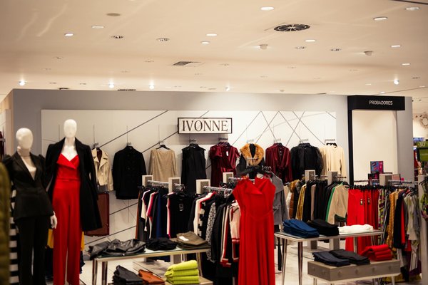 L'ascension du style sport chic : allier confort exquis et élégance raffinée