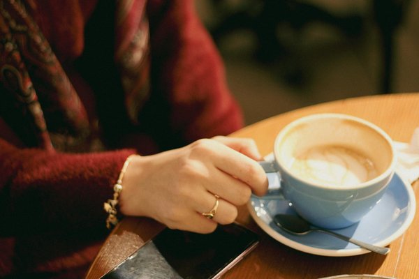 Produits de beauté incontournables : guide des tendances et astuces